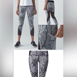 Black and White Patterned Leggings